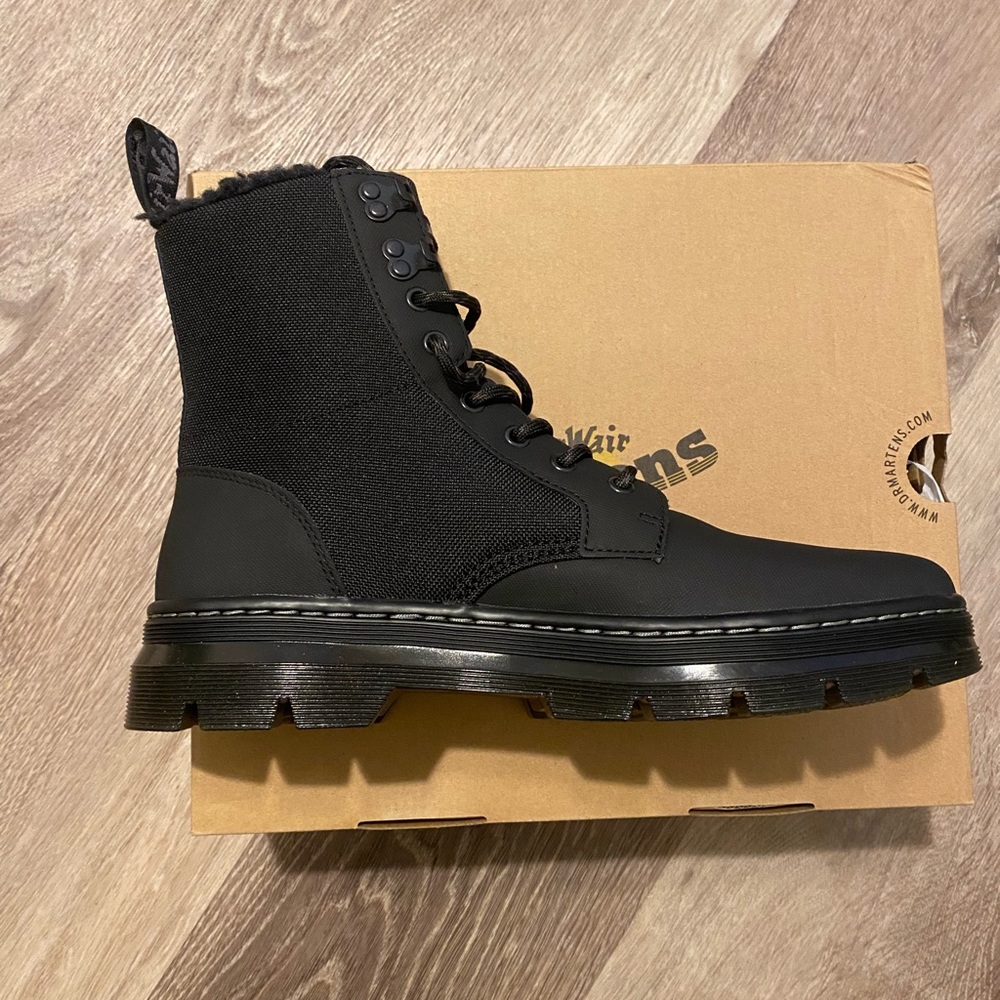 Men’s Doc Martens combs II boots size 11.